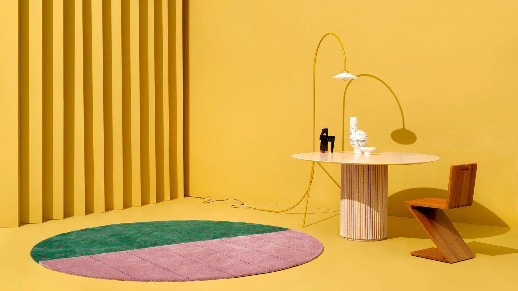 Bentuk dan warna karpet dapat mendukung konsep desain ruang. 