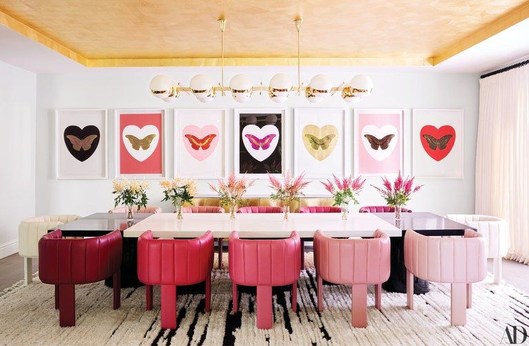 Ruang makan di rumah Kylie Jenner