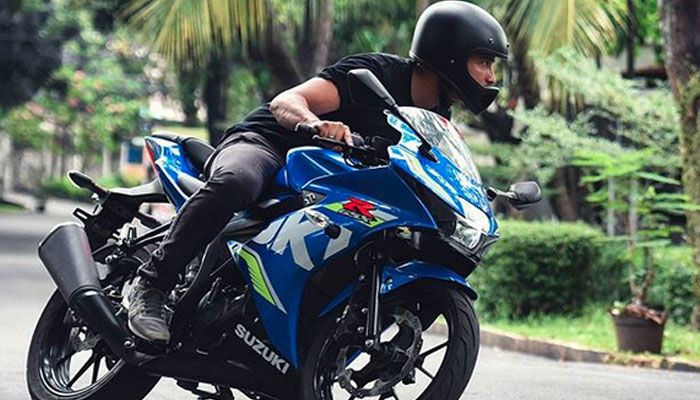 Gaya Hamish Daud ajak nikung Suzuki GSX-R150 