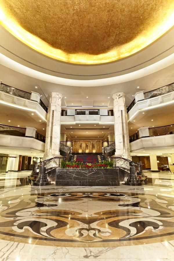 éL Hotel Royale Bandung tempat Risa Saraswati Menikah 