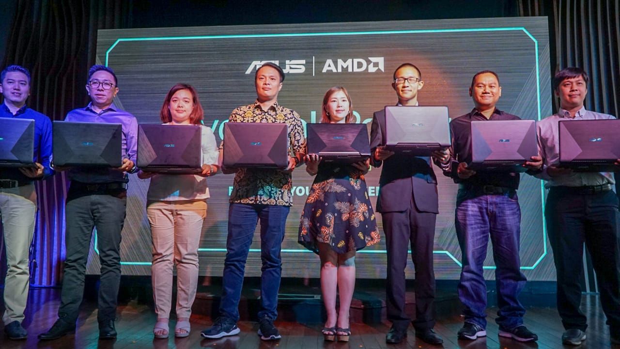 ASUS dan para partner saat meluncurkan ASUS VivoBook Pro F570S di Jakarta, Indonesia