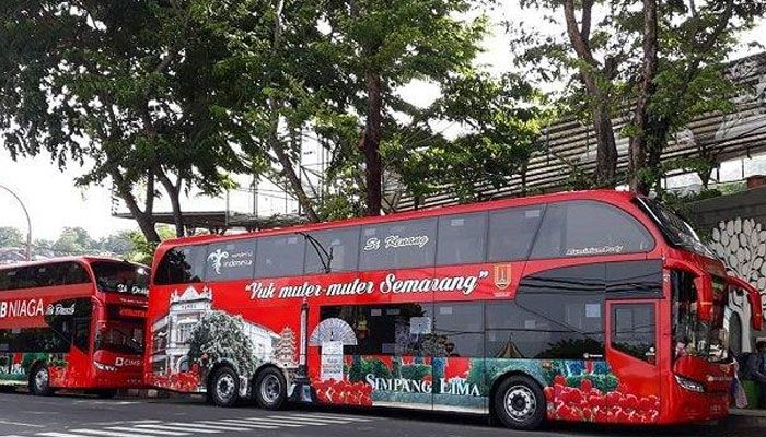 Total bus wisata di Semarnag ada 3, sebelum si Kuncung ada si denok dan si Kenang