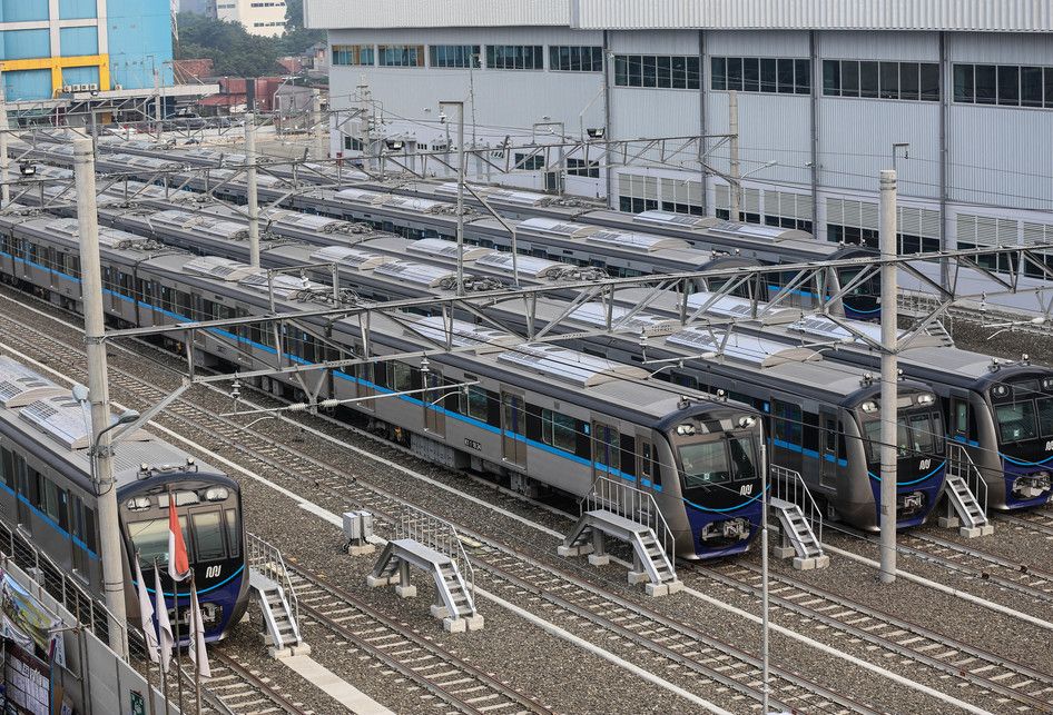 Rangkaian kereta Mass Rapid Transit (MRT) saat uji coba dari Stasiun Lebak Bulus ke Bundaran HI di Jakarta, Senin (18/2/2019). Kereta MRT atau Ratangga akan dibuka untuk komersil antara tanggal 24 - 31 Maret 2019.