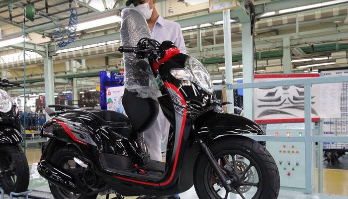 All New Honda Scoopy varian Sporty, punya striping baru