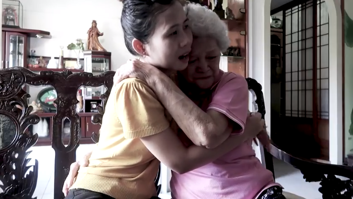 Tangis Haru Nenek Asal Taiwan, Tak Rela Lepas TKW Indonesia yang Telah Merawatnya Selama 3 Tahun