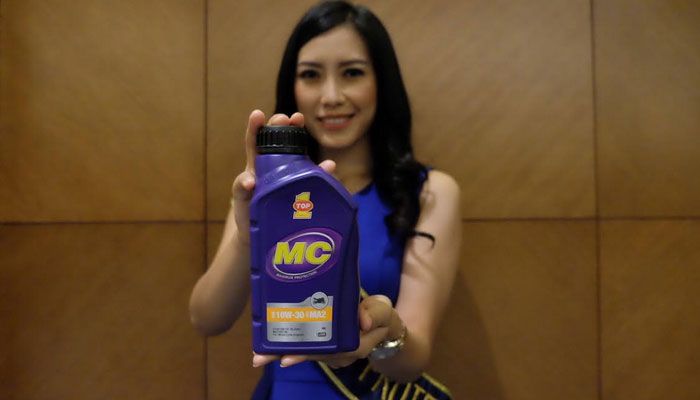 Oli motor baru TOP1 ada 2 varian, TOP1 SMO MC 10W-30 dan TOP1 SMO MC 10W-40 