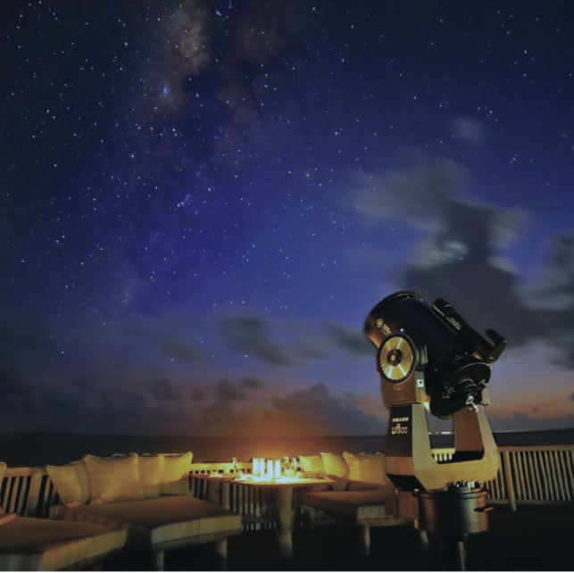 teleskop di villa apung Maladewa