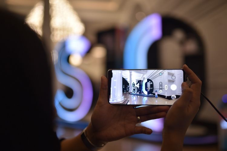 fitur Smart Composition di Galaxy S10, bantu pengambilan komposisi foto