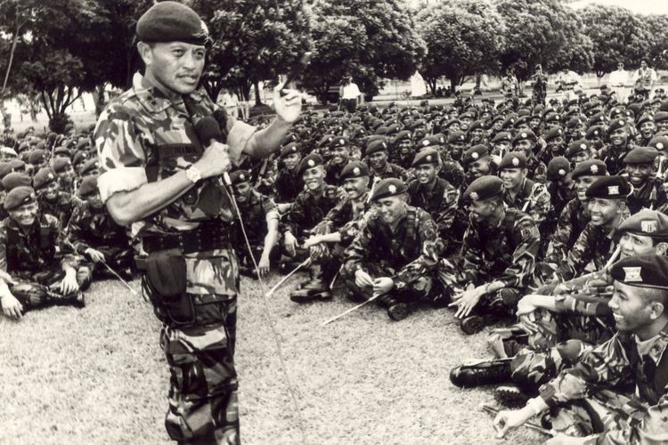 Panglima Komando Cadangan Strategis Angkatan Darat (Pangkostrad) (Agustus 1992-Agustus 1994)  