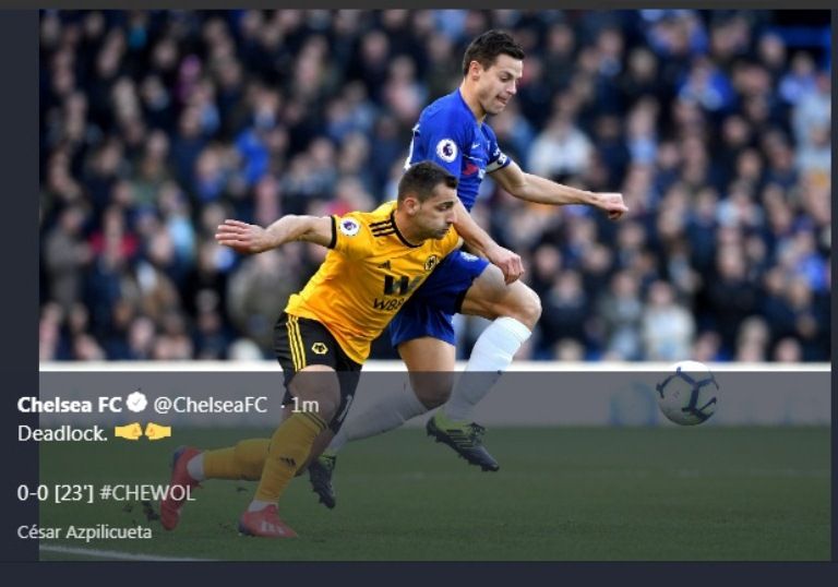 Bek Chelsea, Cesar Azpilicueta, dalma laga kontra Wolverhampton dalam partai lanjutan Liga Inggris di Stamford Bridge, Minggu (10/3/2019)