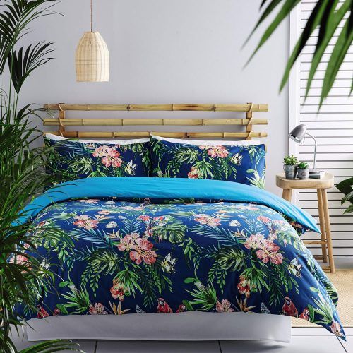 Tempat tidur dengan gaya tropis