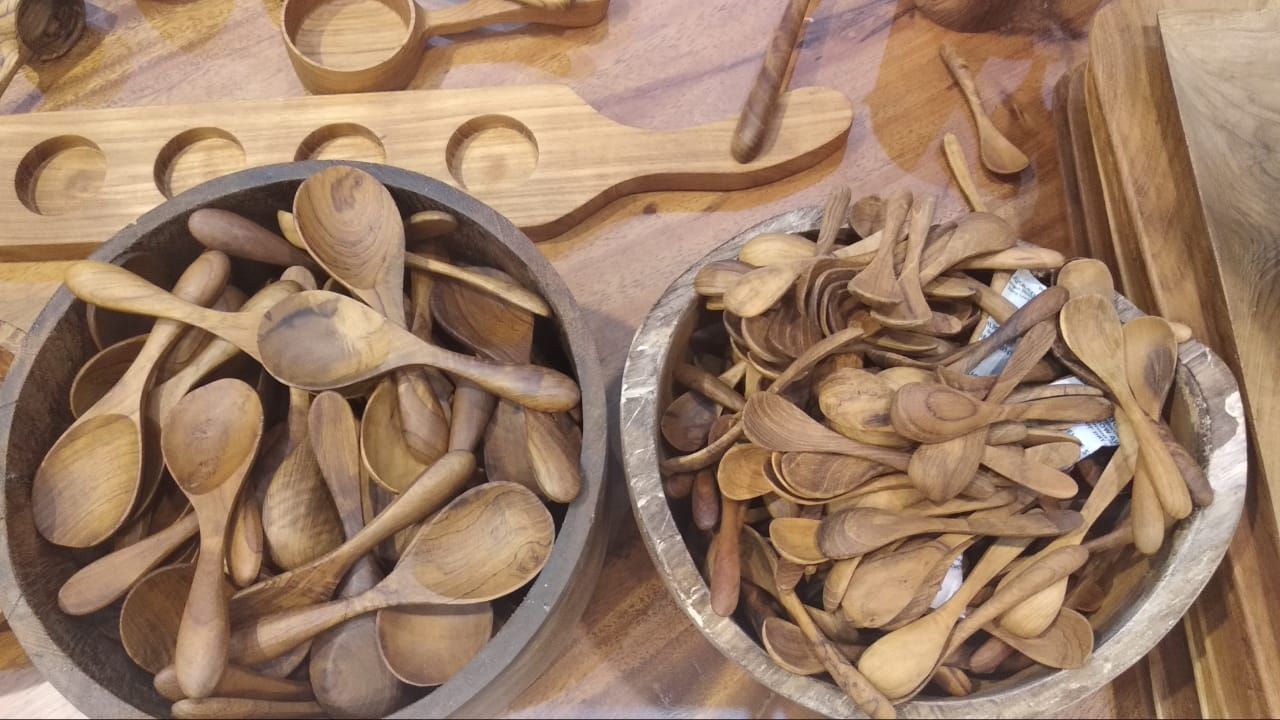 Tak Melulu Stainless Steel, Intip Uniknya Kitchenware dari Kayu Jati