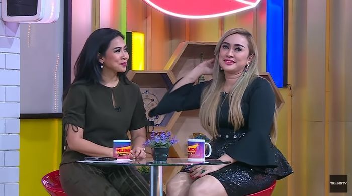 Pedangdut Ini Tak Yakin Syahrini dan Reino Barack Taaruf: Perempuan Soal Duit Gede Mah Cepet!