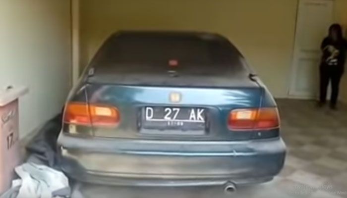 Honda Civic Genio keluaran 1993 yang dipakai Nike Ardilla saat kecelakaan