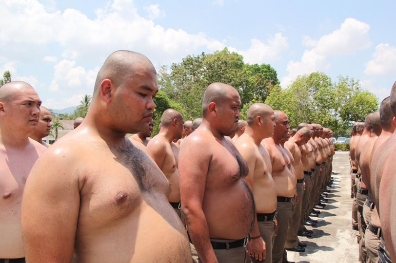 polisi kelebihan berat badan di Thailan dikirim ke kam 'Penghancuran Perut Buncit'.