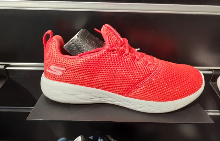 skechers merah