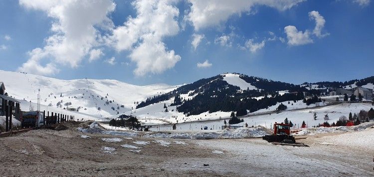 Pemandangan indah Gunung Uludag, Turki, diambil dengan lensa Super Wide Angle Galaxy S10