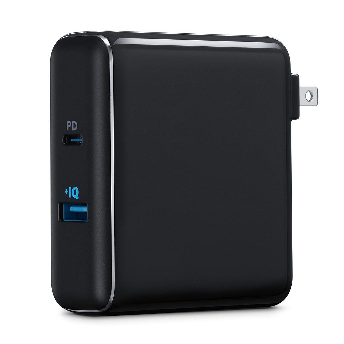 Anker PowerCore Fushion menyediakan 2 port untuk output listrik