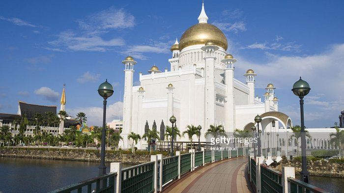Brunei Darussalam Terapkan Hukuman Mati Dengan Dirajam Untuk Kaum Lgbt Semua Halaman Pop Grid Id