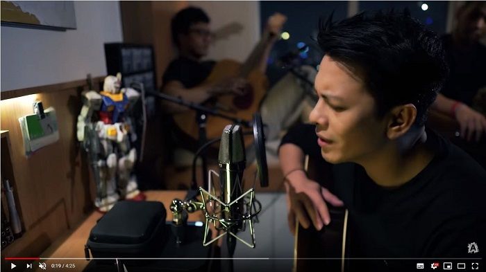 Ariel Noah Menyanyikan Lagu "Mungkin Nanti" Versi Jepang