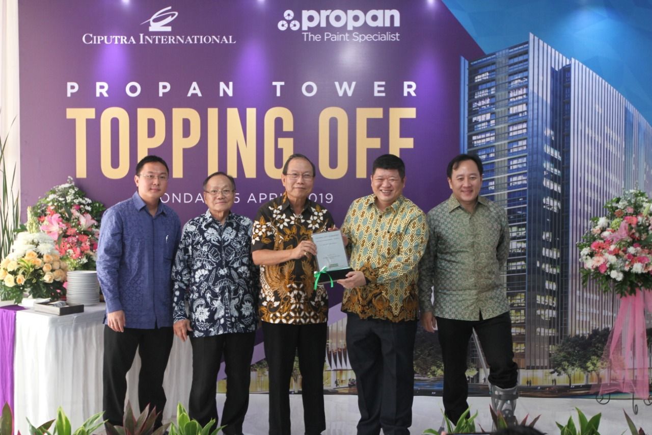 Propan Raya Resmikan Topping Off Propan Tower 