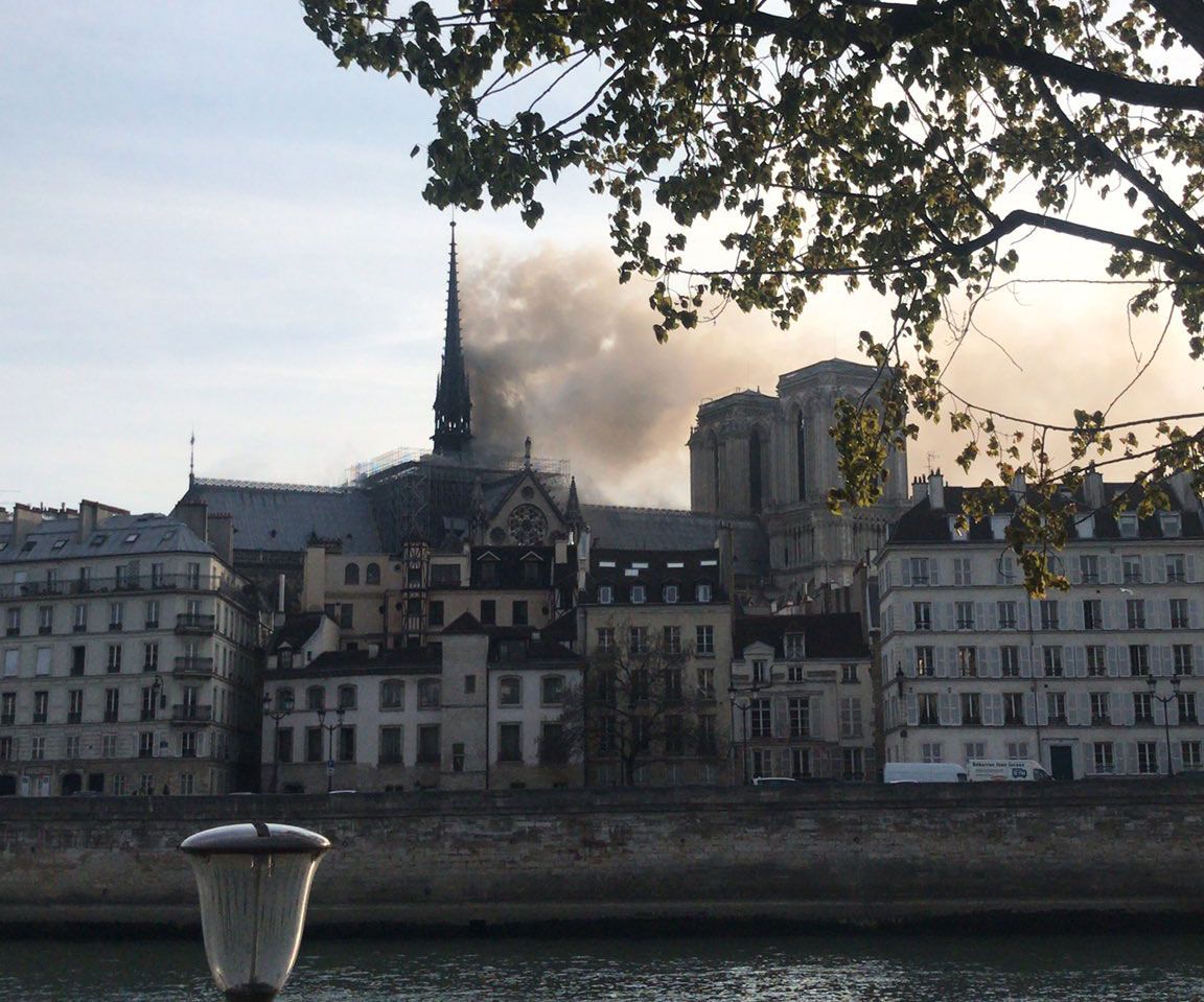 Alami Kebakaran, Ini Penjelasan Bagaimana Api Menyebar Hanguskan Gereja Katedral Notre Dame 