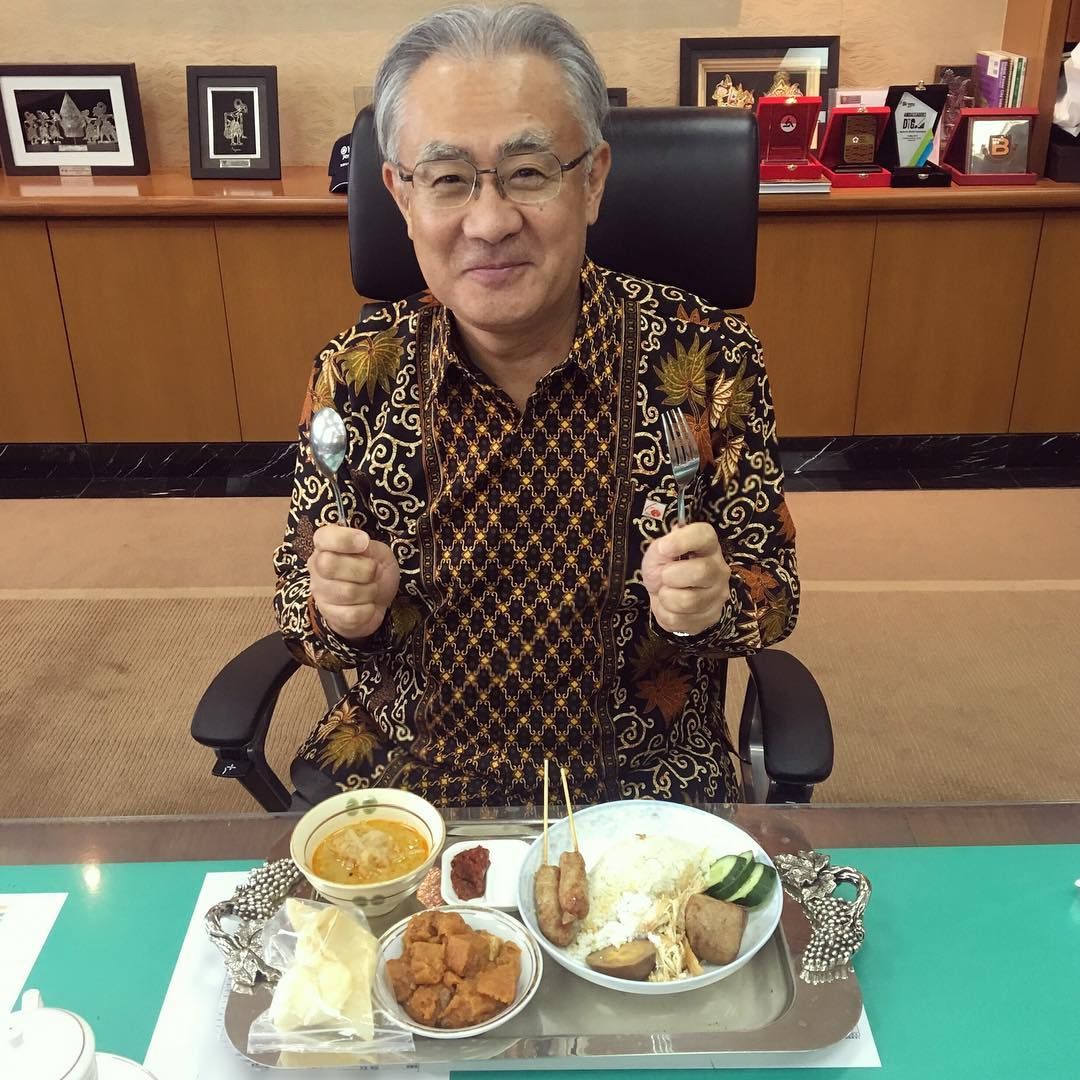 Duta Besar Jepang di Indonesia suka pamer makanan lokal di Instagram