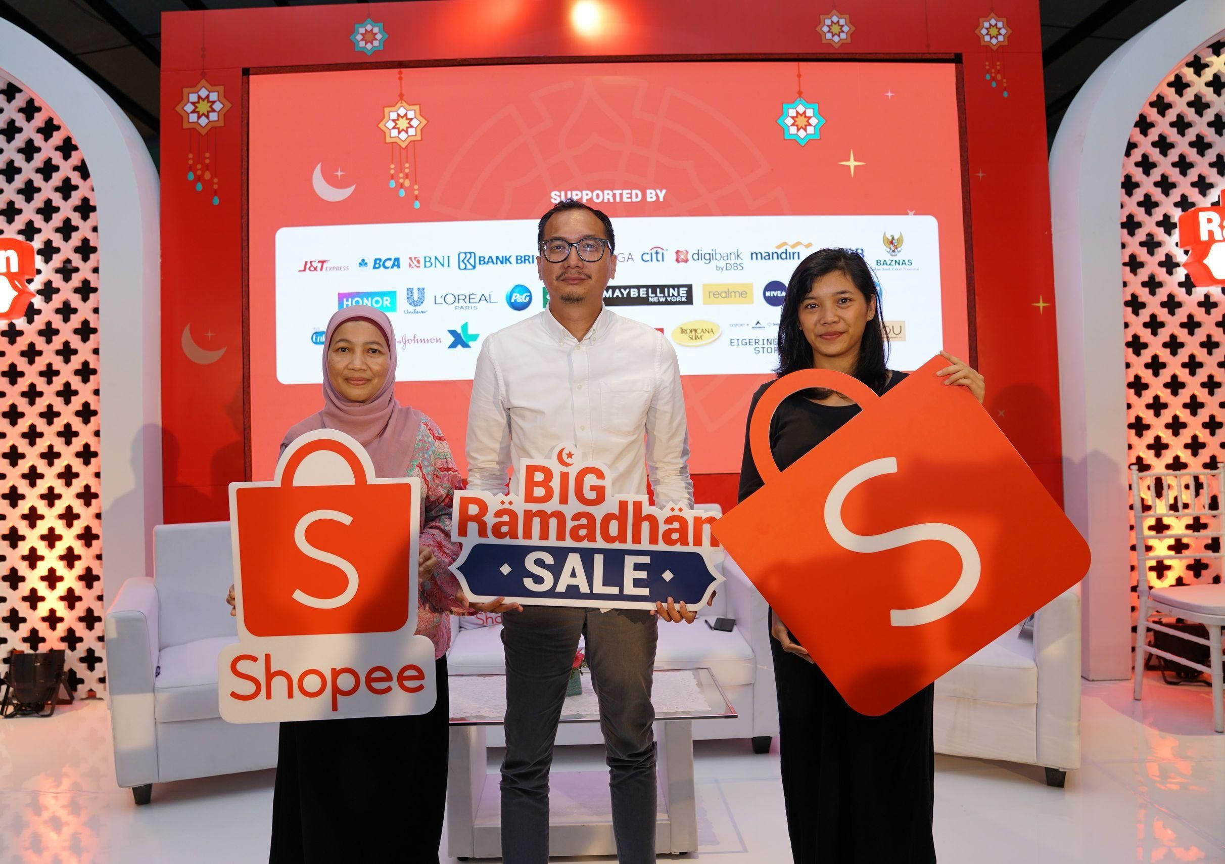 Rizky Yanuar (co founder Shopee), Emmi Hamidiah (Komisioner BAZNAS) dan Gadis Azahra Prameswari (co founder Parongpong)