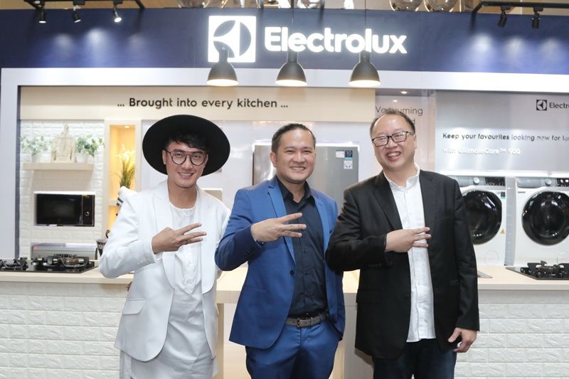 Bersama chef Chandra dan Iffan Suryanto, President Director Electrolux.