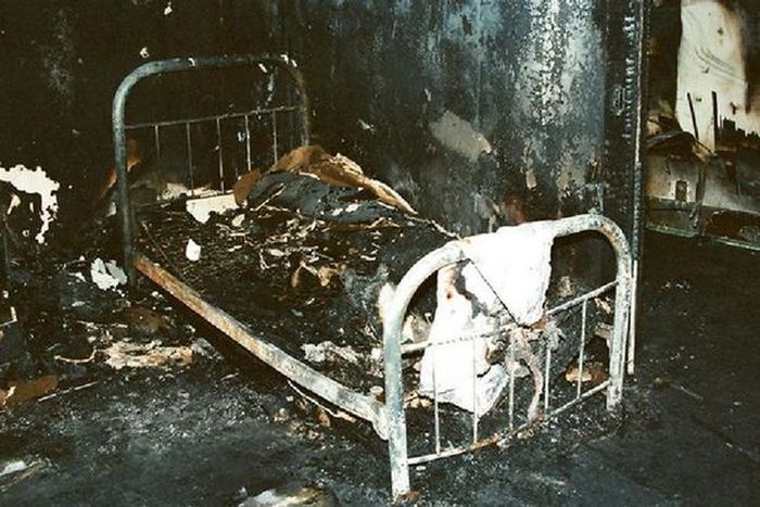 Foto yang terekam di dalam rumah yang terbakar.