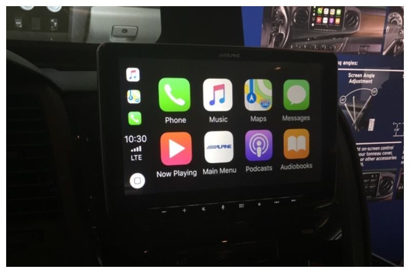 Fitur CarPlay akan memudahkan pengguna iPhone ketika berkendara