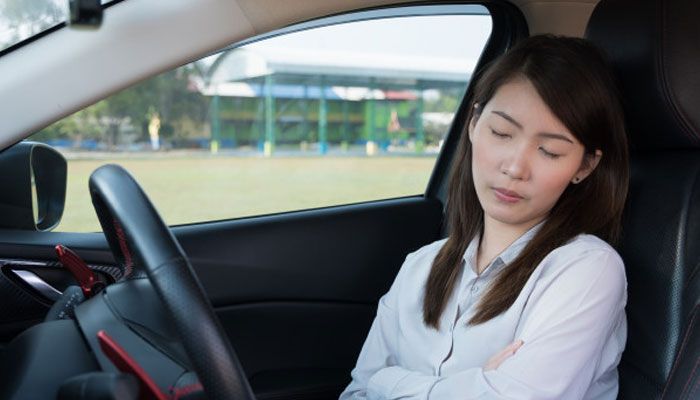 Istirahat setelah 2 jam mengemudi dan tidur jadi solusi tepat hindari microsleep.