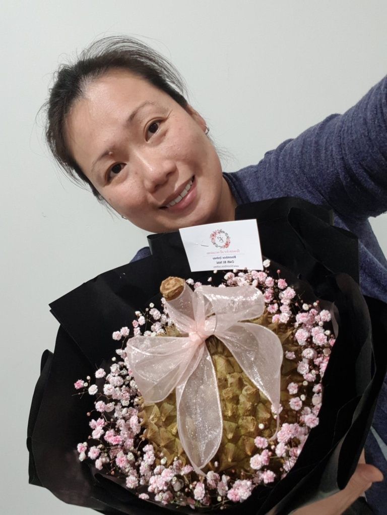 Unik, Wanita Ini Beri Bouquet Durian ke Ibu Mertuanya di Hari Ibu