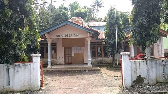 Balai Desa, Desa Cawet. 