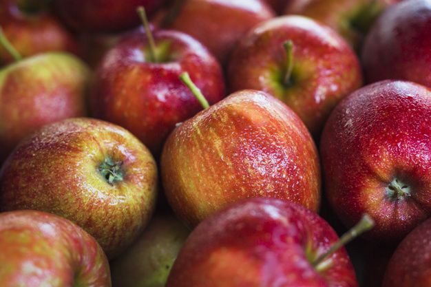 Daftar makanan sahur agar awet kenyang - Apel