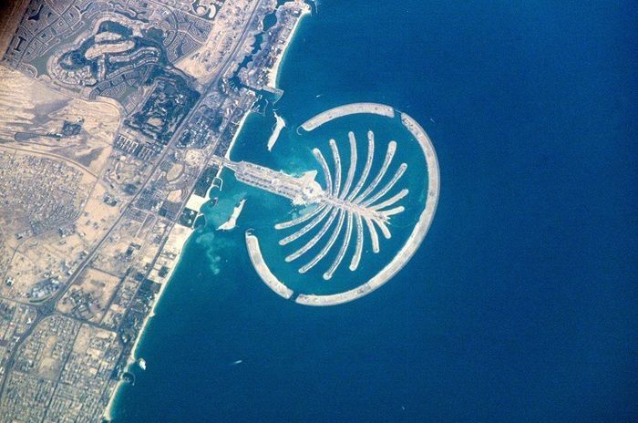 Pulau Palm Dubai dari Ruang Angkasa