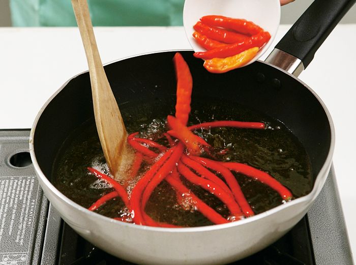 Tips Agar Cabai Tidak Meletus Saat Digoreng Pemula Yang Ingin Bikin Sambal Wajib Tahu Semua Halaman Sajian Sedap