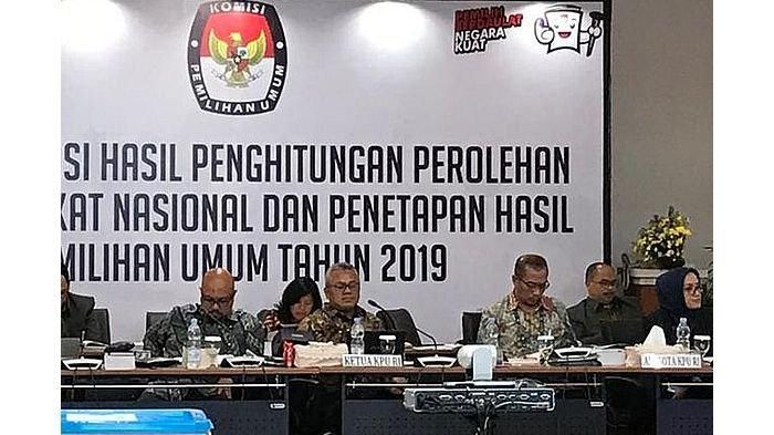 Suasana Rapat Pleno Hasil Penghitungan Perolehan Suara Tingkat Nasional dan Penetapan Hasil Pemilu tahun 2019 di Luar Negeri di Gedung Komisi Pemilihan Umum (KPU), Menteng, Jakarta Pusat, Sabtu (4/5/2019).