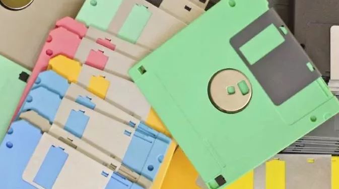 7 Benda Paling Jadul yang Bikin Kangen Anak Generasi 90-an, Salah Satunya Disket!