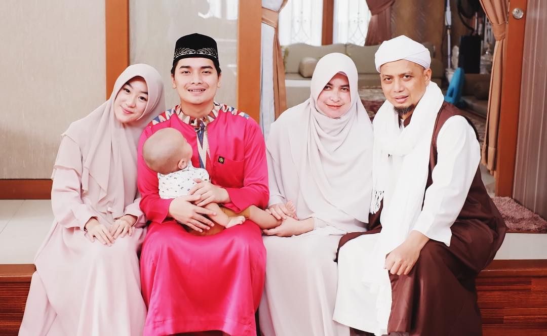 Keluarga Ustaz Arifin Ilham.