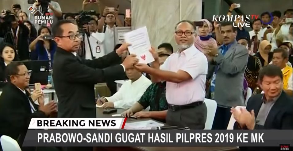 Video Tim Kuasa Hukum Prabowo-Sandi Serahkan Gugatan ke Mahmakah Konstitusi, Kurang dari Satu Setengah Jam Sebelum Pendaftaran Ditutup!