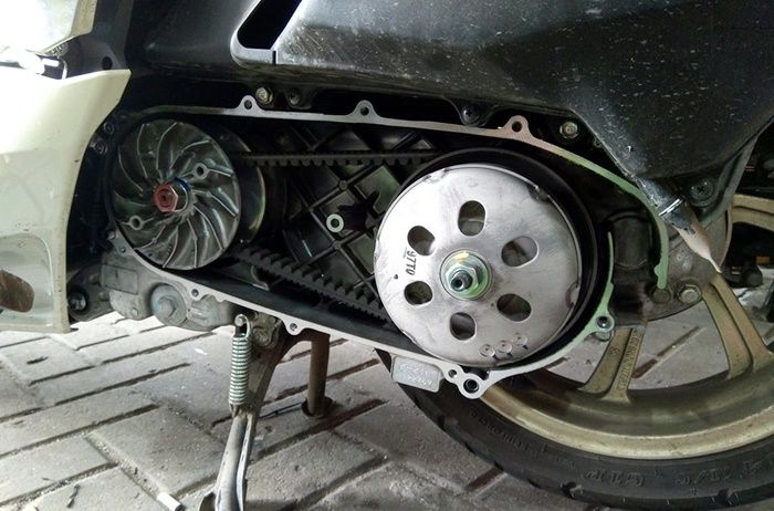 Selain Obat Gredek Honda Pcx 150 Paket Cvt Harga Rp 500 Ribu Ini Bikin Akselerasi Makin Ngacir Motorplus Selain Obat Gredek Honda Pcx 150 Paket Cvt Harga Rp 500 Ribu Ini Bikin Akselerasi Makin Ngacir Motorplus