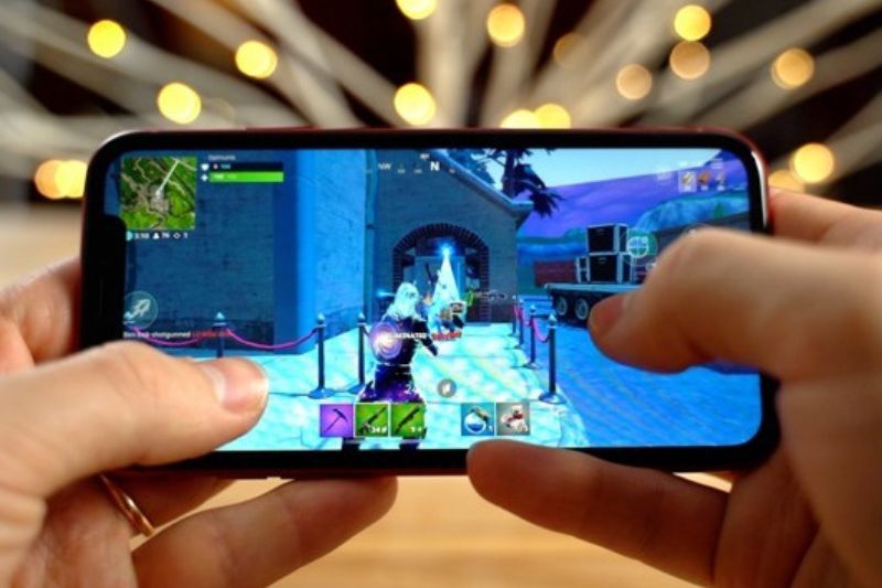 Bermain Fortnite di iOS