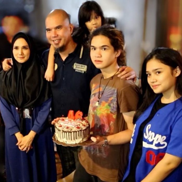 Suami Menderita Dan Sakit Sakitan Di Penjara Mulan Jameela Kenang Foto Kue Ulang Tahun Ahmad Dhani Di Sosial Media Semua Halaman Sajian Sedap Suami Menderita Dan Sakit Sakitan Di Penjara Mulan Jameela Kenang Foto Kue Ulang Tahun Ahmad Dhani Di Sosial Media Semua Halaman Sajian Sedap