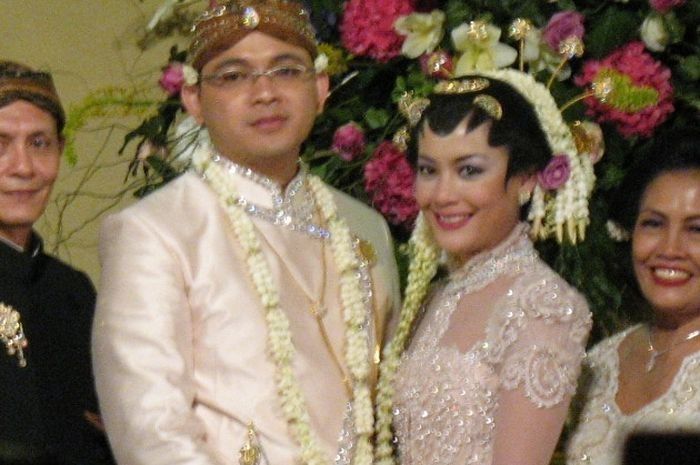 Pernikahan Lulu dan Danny, 2006.