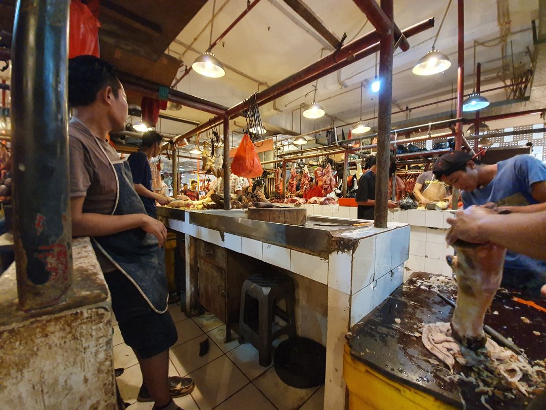 Pasar tradisional di kawasan Planet Senen, Jakarta Pusat bisa menjadi tempat yang pas untuk berlatih mobile journalism. 