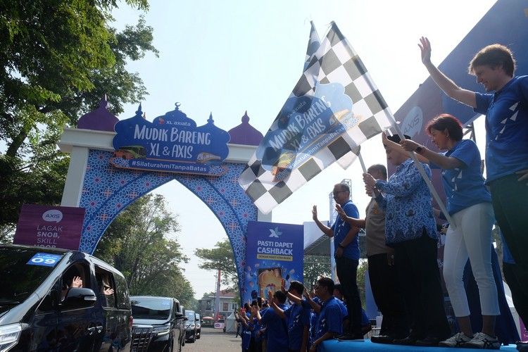 Rombongan pemudik dalam Program Mudik Bareng XL Axiata 2019 di Jakarta. Sabtu (1/6)