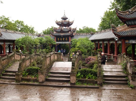 Gerbang neraka di Fengdu, China 