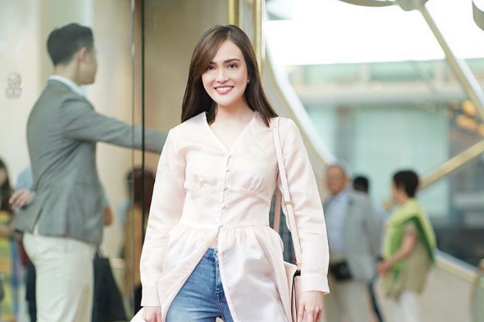 Honor Pertama Jadi Bintang Iklan Shandy Aulia Borong Perhiasan Berlian Satu Set Honor Pertama Jadi Bintang Iklan Shandy Aulia Borong Perhiasan Berlian Satu Set