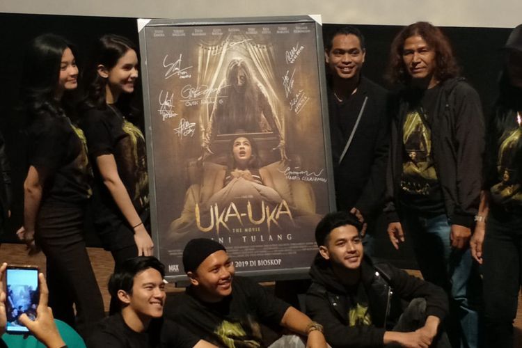 Produser dan para pemain Uka-uka The Movie